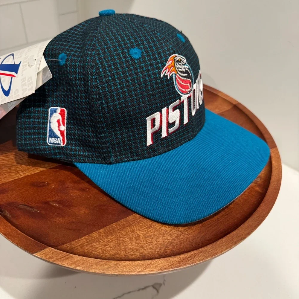 Vintage Logo Athletic Detroit Pistons Snapback Hat NBA Teal Horse Logo NWT 90s